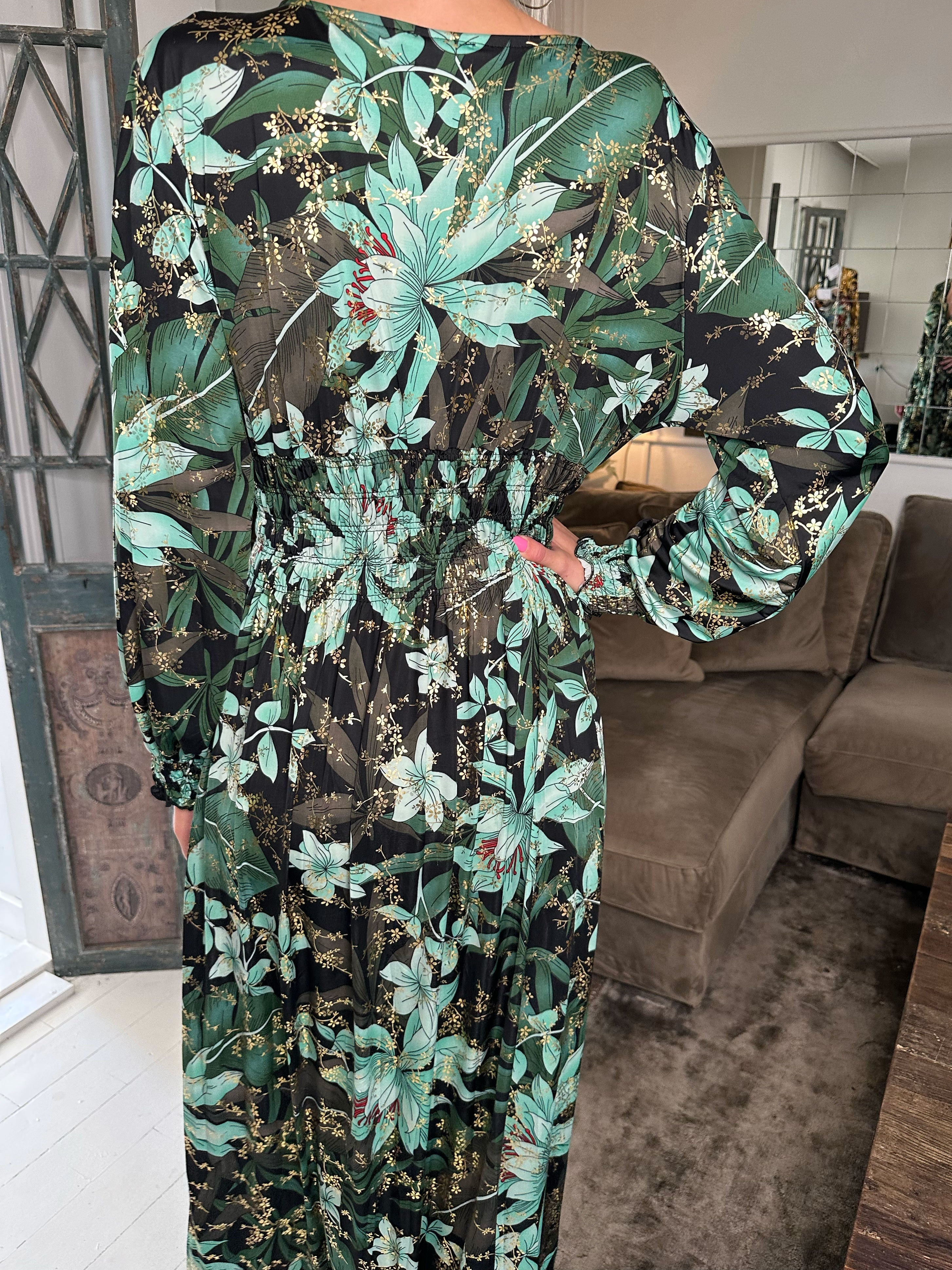 Pams L/S - Lang elastisk kjole i krølfrit stof med lange ærmer